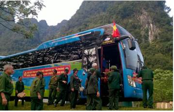 Xe du lich Hoa Trung 
